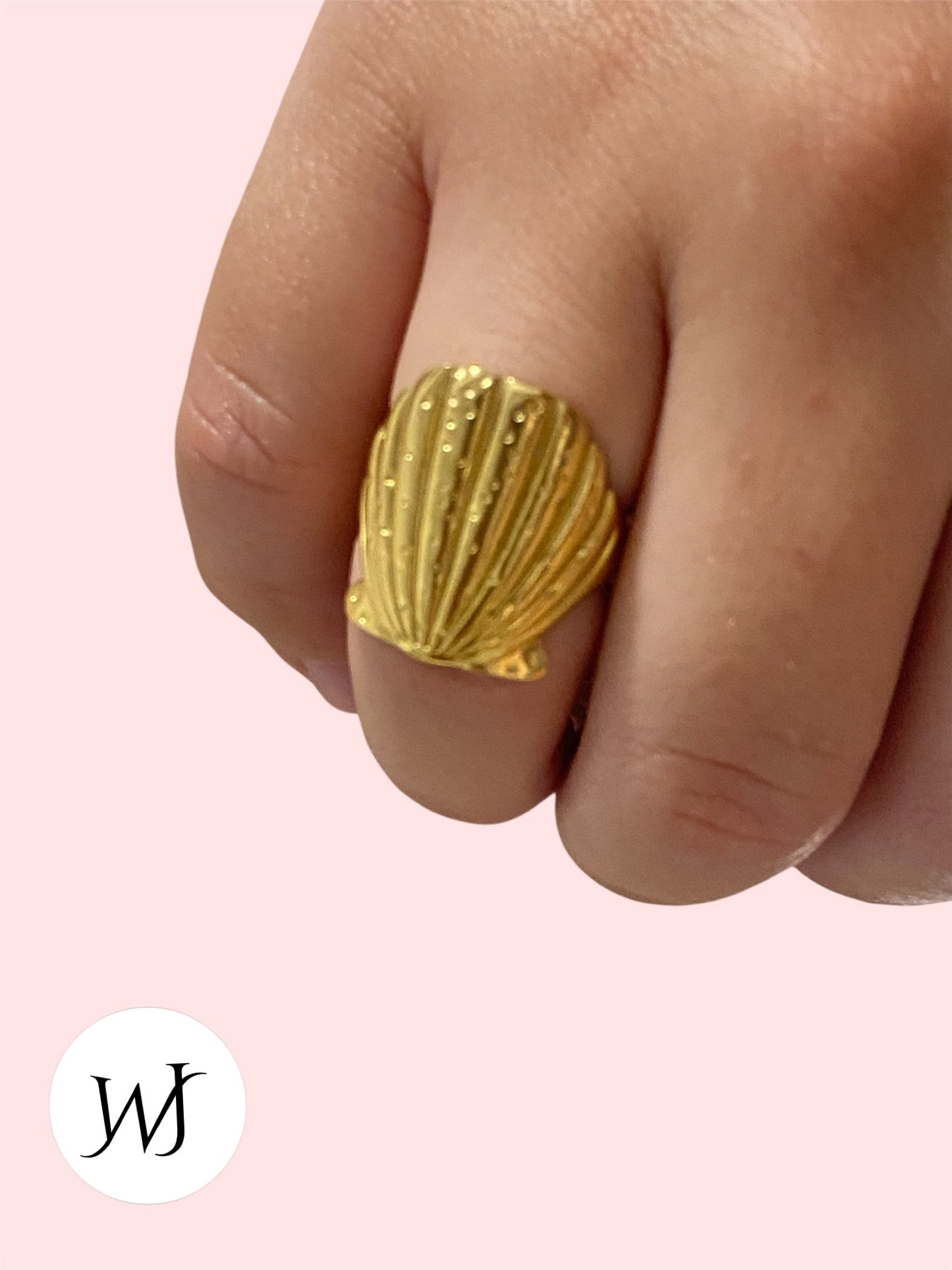 Anillo Coral de oro