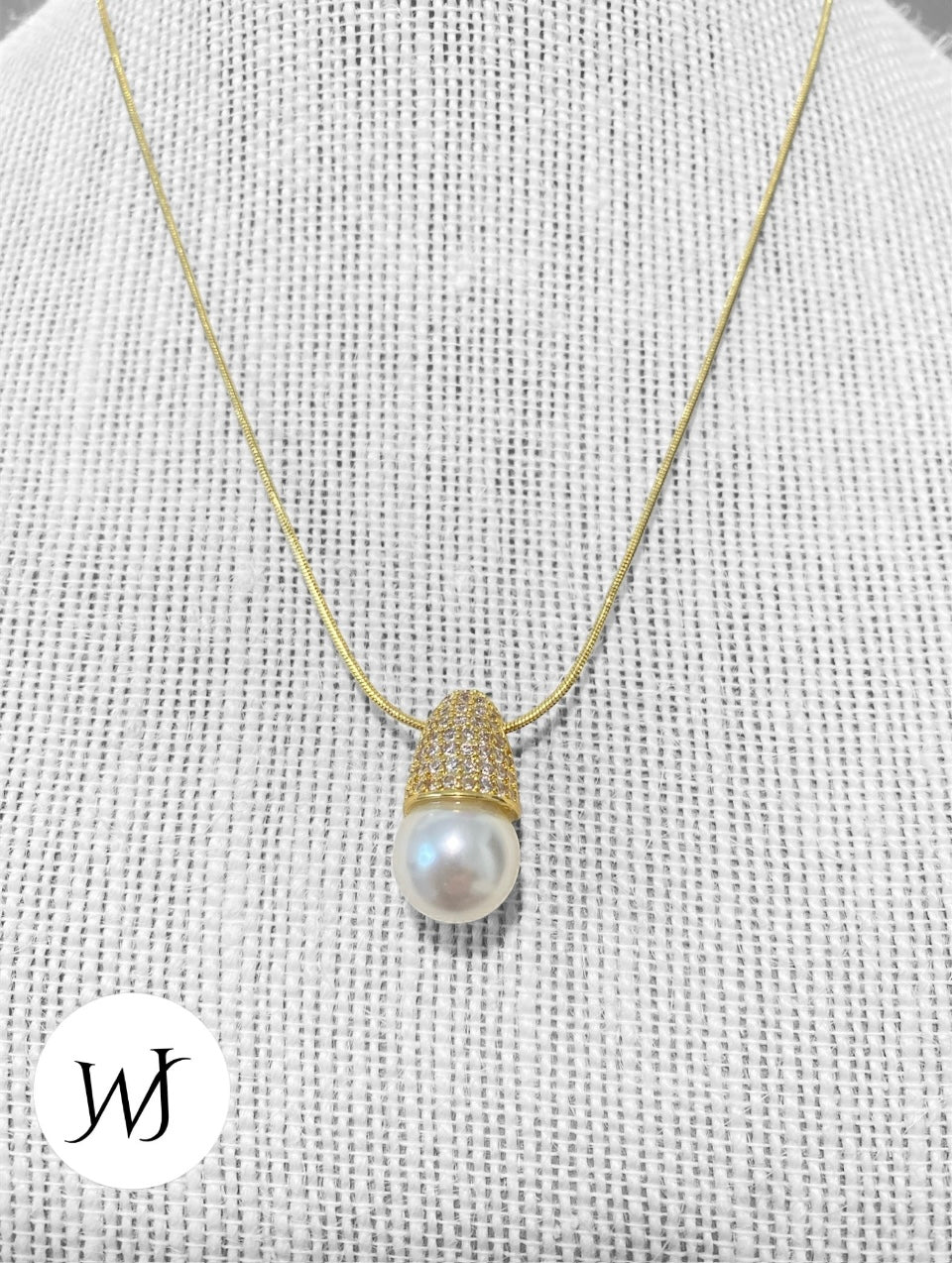 Pearl and gold necklace