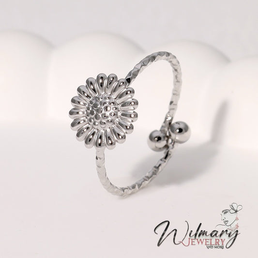 Silver flower ring