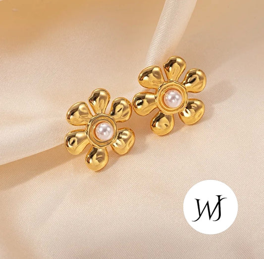 Pearl flower earing