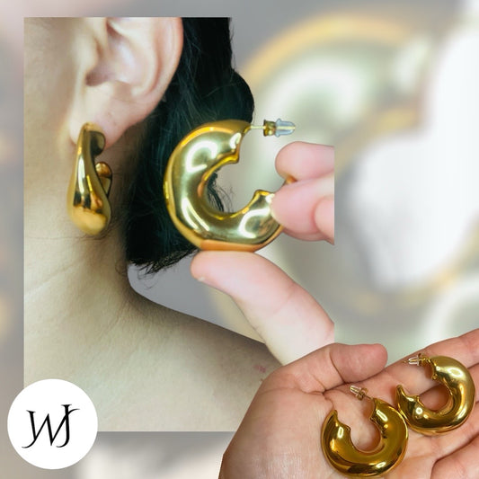 Aretes Letter C