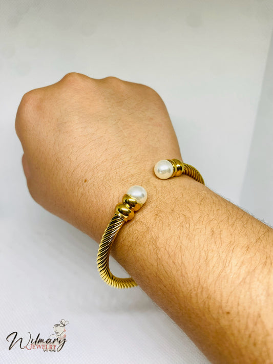 Pearl bracelet