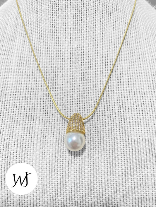 Pearl and gold necklace